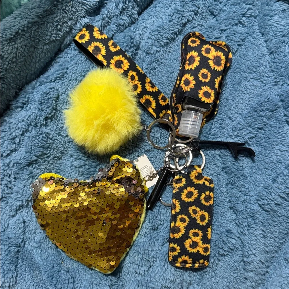Yellow Sunflower Keychain Set with Yellow Pom Pom - Picture 1 of 8